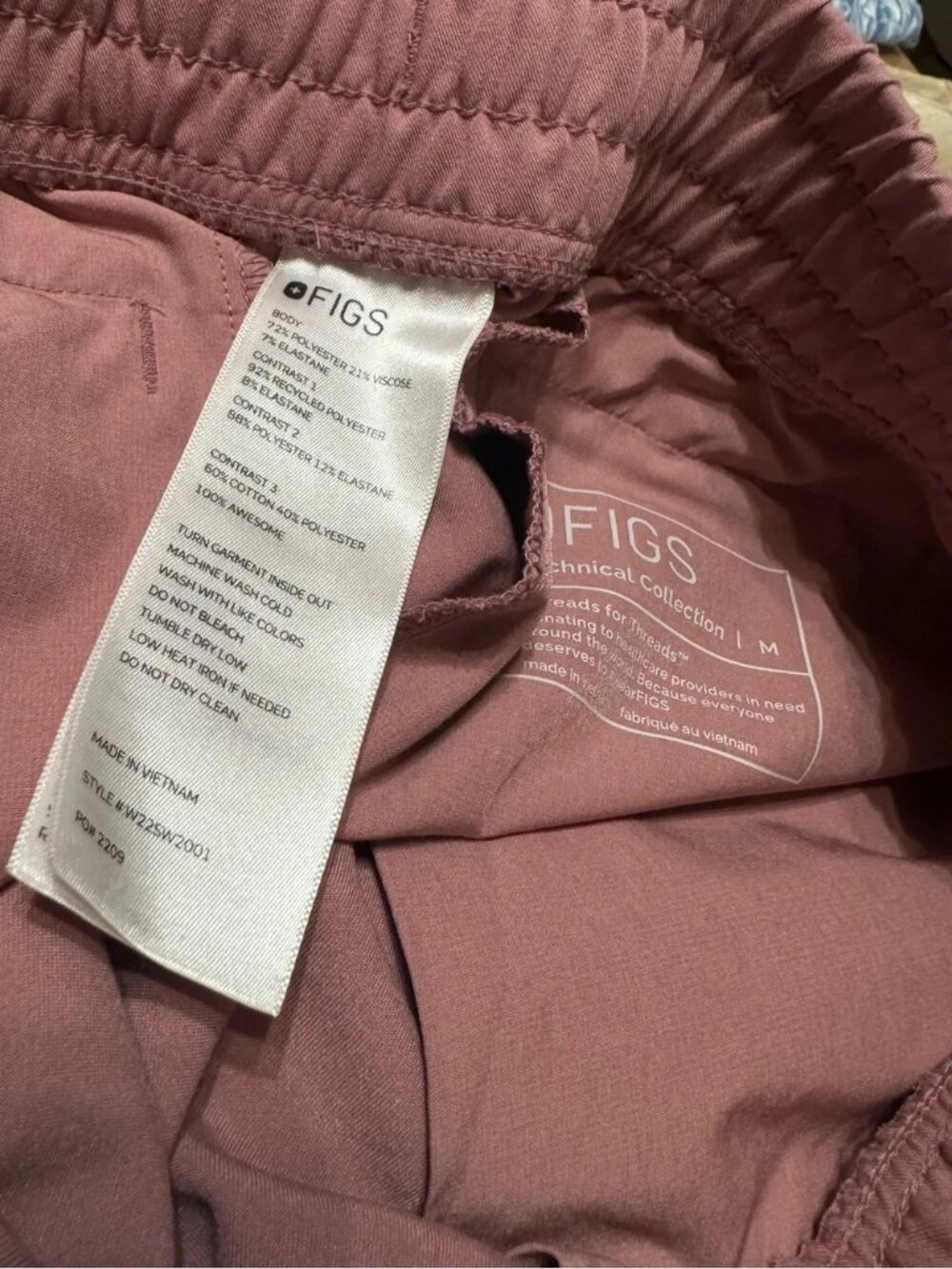 FIGS Technical Collection Jogger Scrub Pants Dusty Rose Pink Women’s Medium - Picture 7 of 8